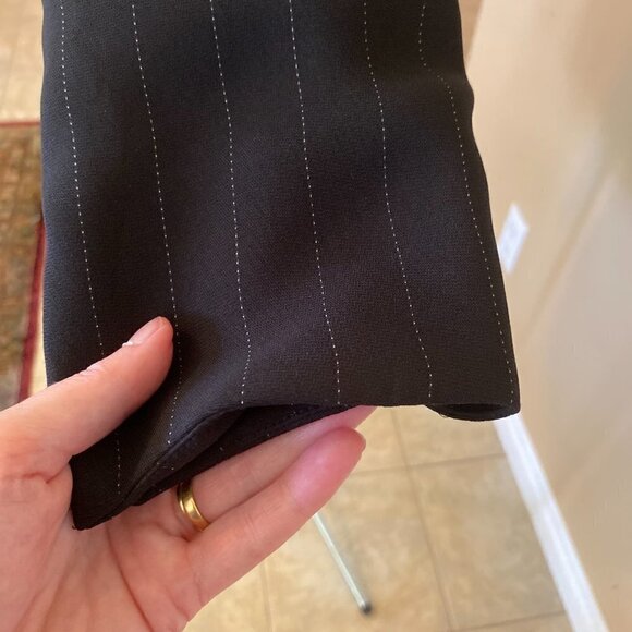 Arthur Levine Tahari Wide Pin Stripe Women’s Blazer Size 8 Office classic - Picture 4 of 5